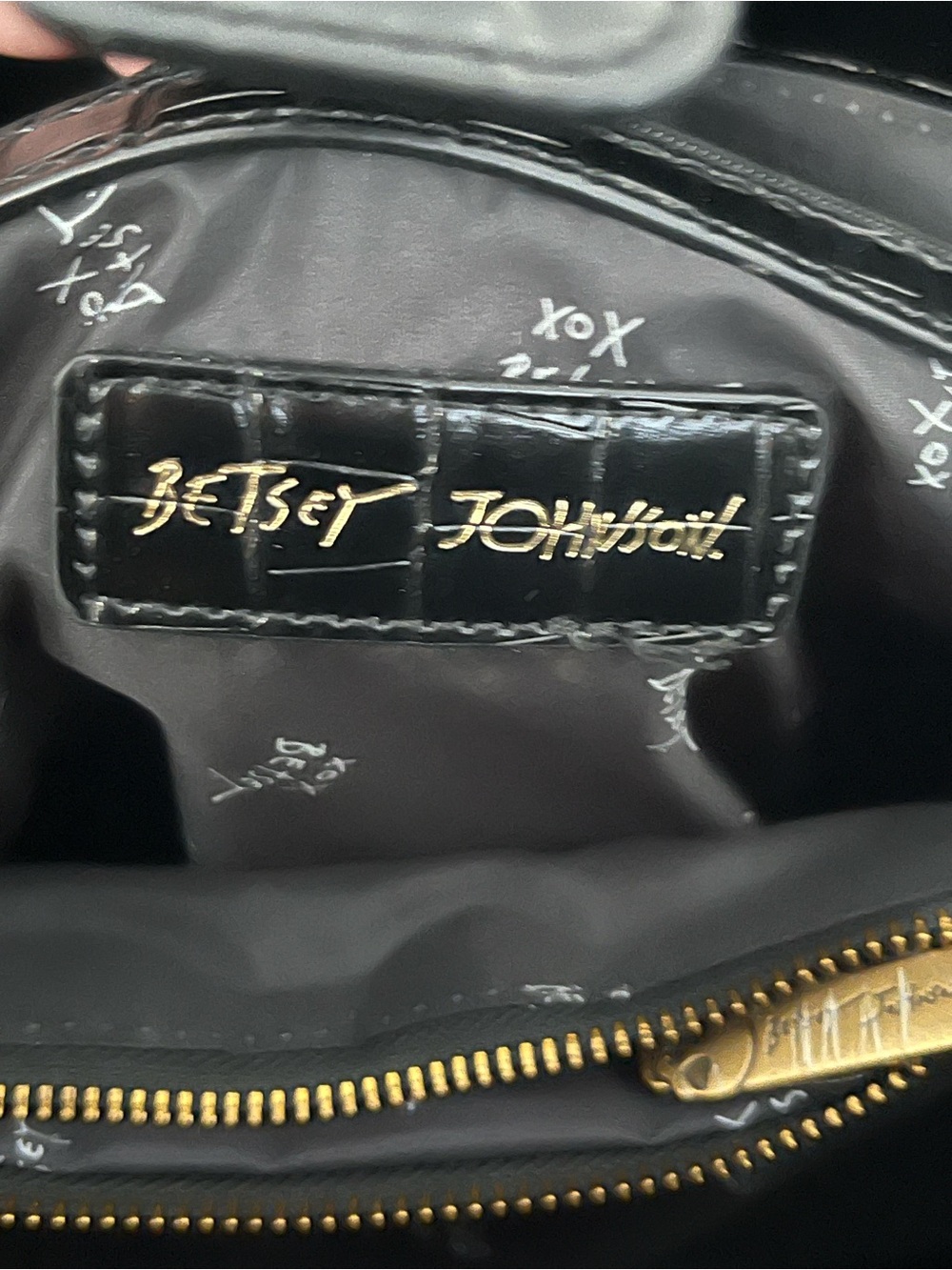 Betsey Johnson Black Skull Studded Shoulder Crossbody Gold Hardware Charm Goth - Picture 12 of 16